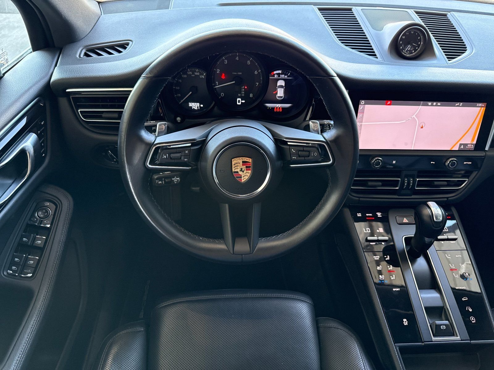 Used 2024  Porsche Base image 15