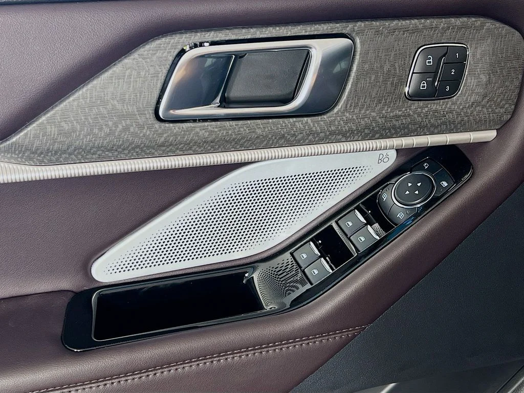 New 2026 Space White Metallic Ford Platinum image 12