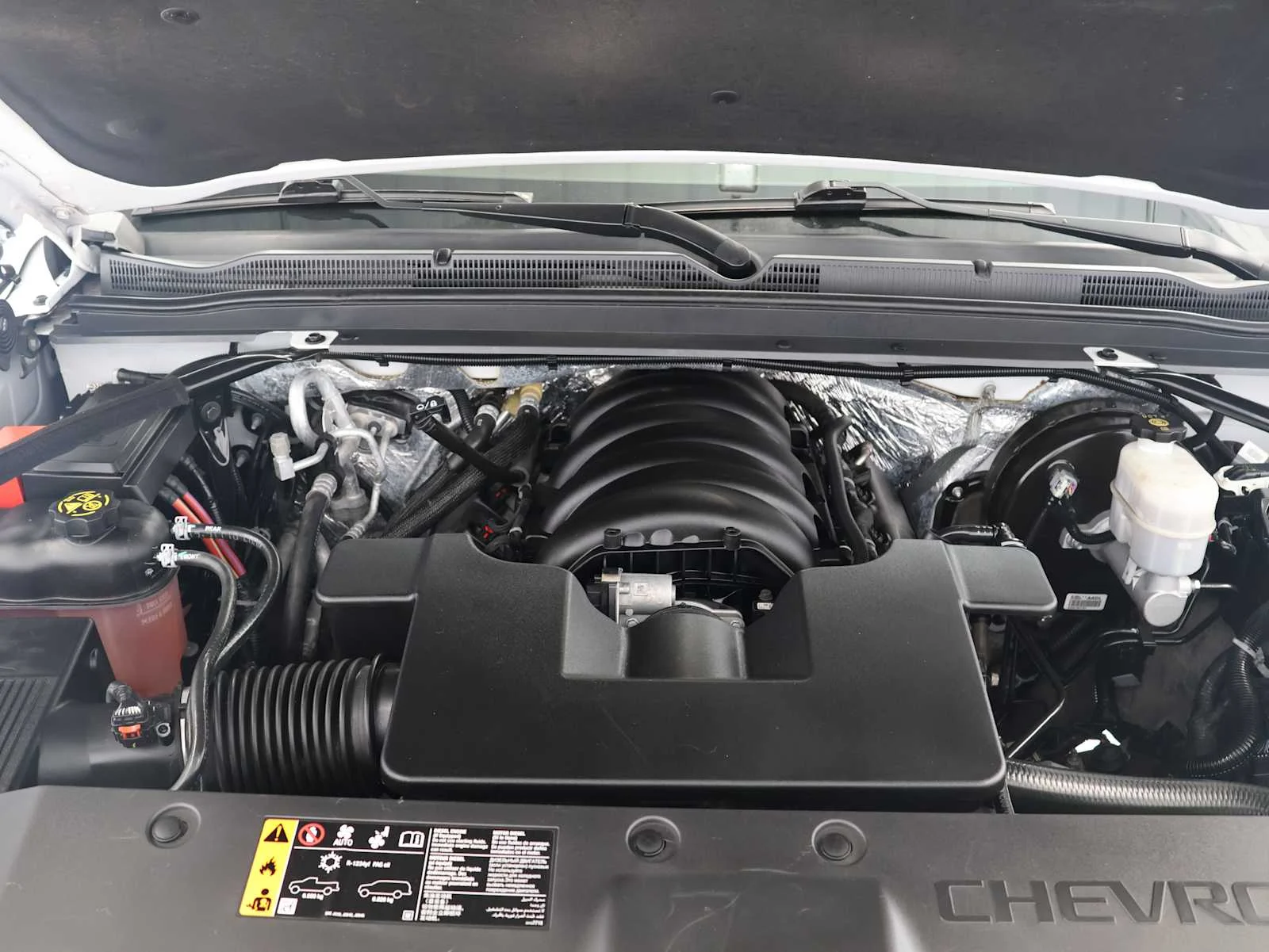 Used 2018 Summit White Chevrolet Premier image 26