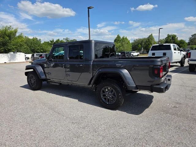 New 2026 Granite Crystal Metallic Clear-Coat Exterior Paint Jeep Sport S image 11