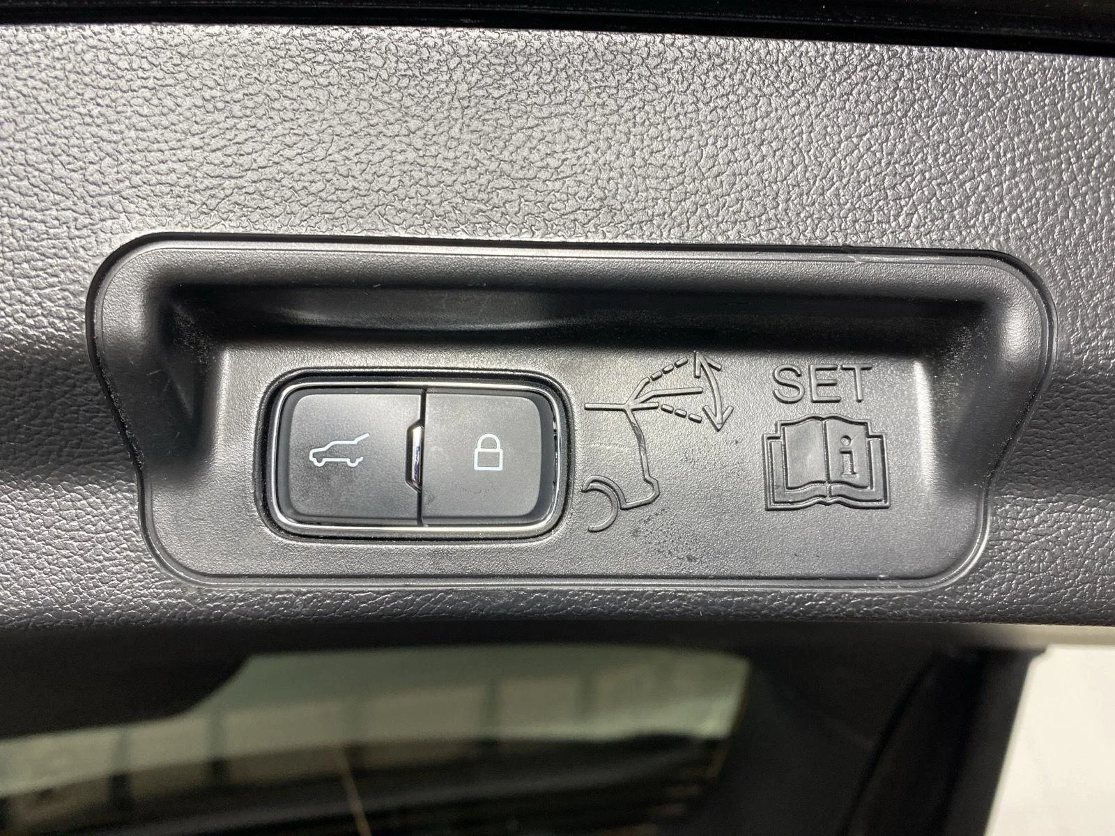 Used 2023 Agate Black Ford XLT image 28