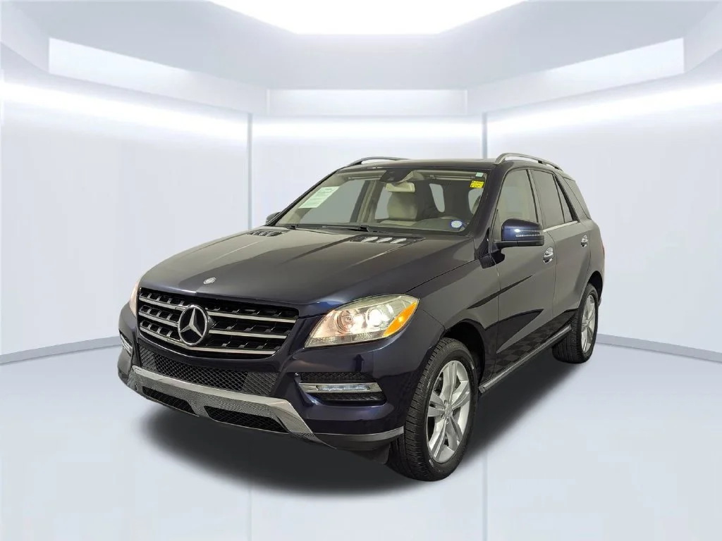 Used 2013 Blue Mercedes-Benz ML 350 image 2