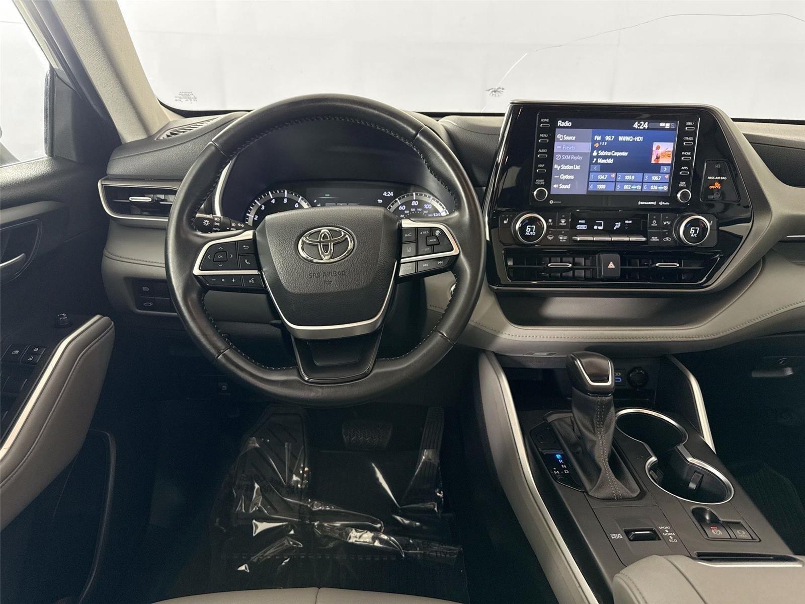 Used 2022 Celestial Silver Metallic Toyota XLE image 28