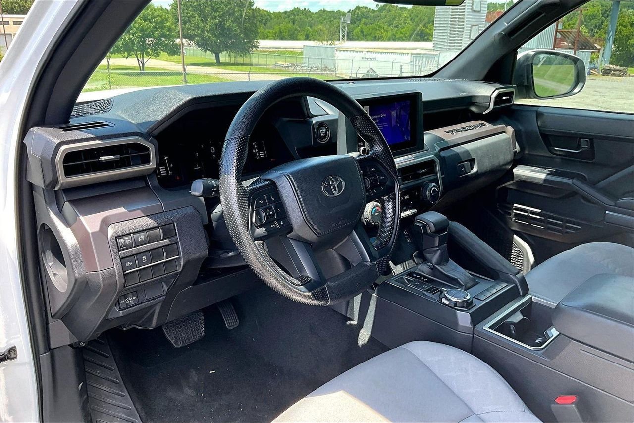 Used 2025 Ice Cap Toyota SR5 image 5