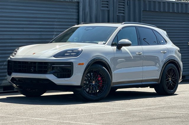 2026 Porsche Cayenne GTS
