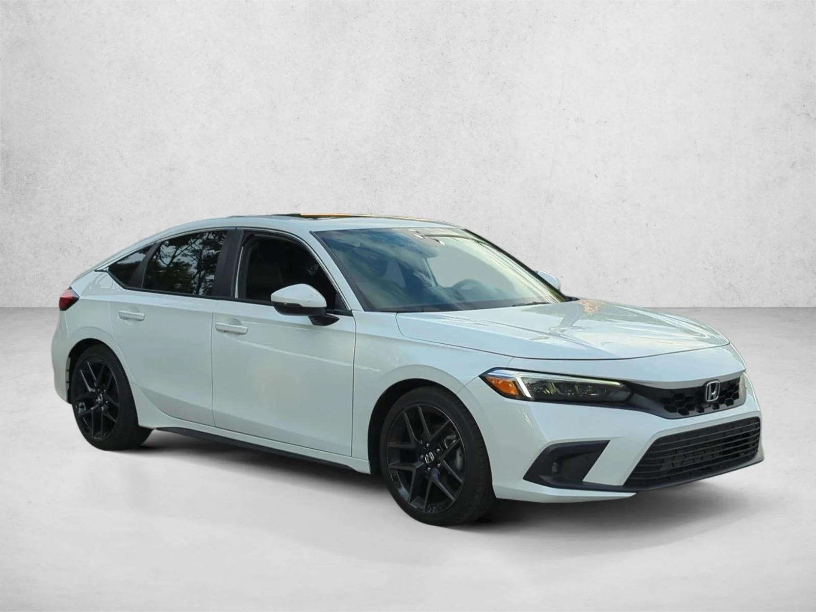 Used 2024 Platinum White Pearl Honda Sport Touring image 3