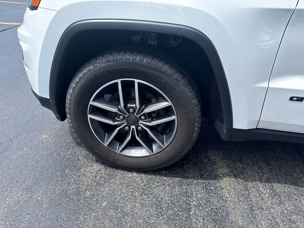 Used 2020 White Jeep Limited image 11