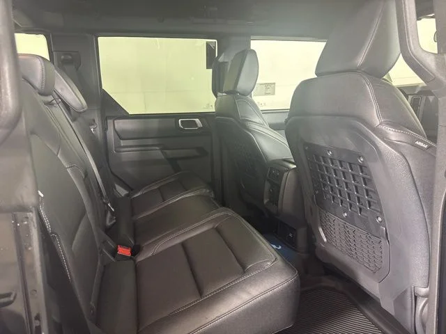 New 2025 Shadow Black Ford Badlands image 5