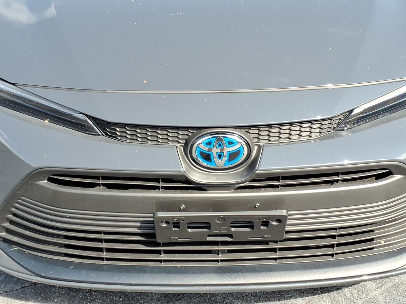 Used 2025 Underground Toyota Hybrid LE image 12