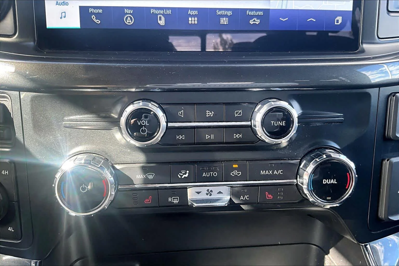 Used 2022 Oxford White Ford XLT image 35