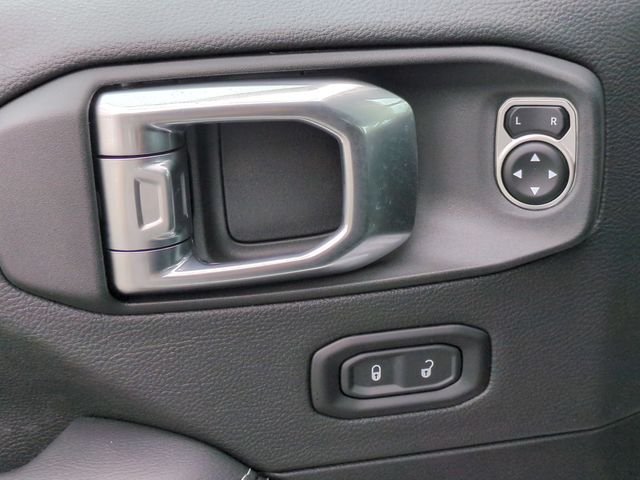 Used 2023 White Jeep Overland image 13