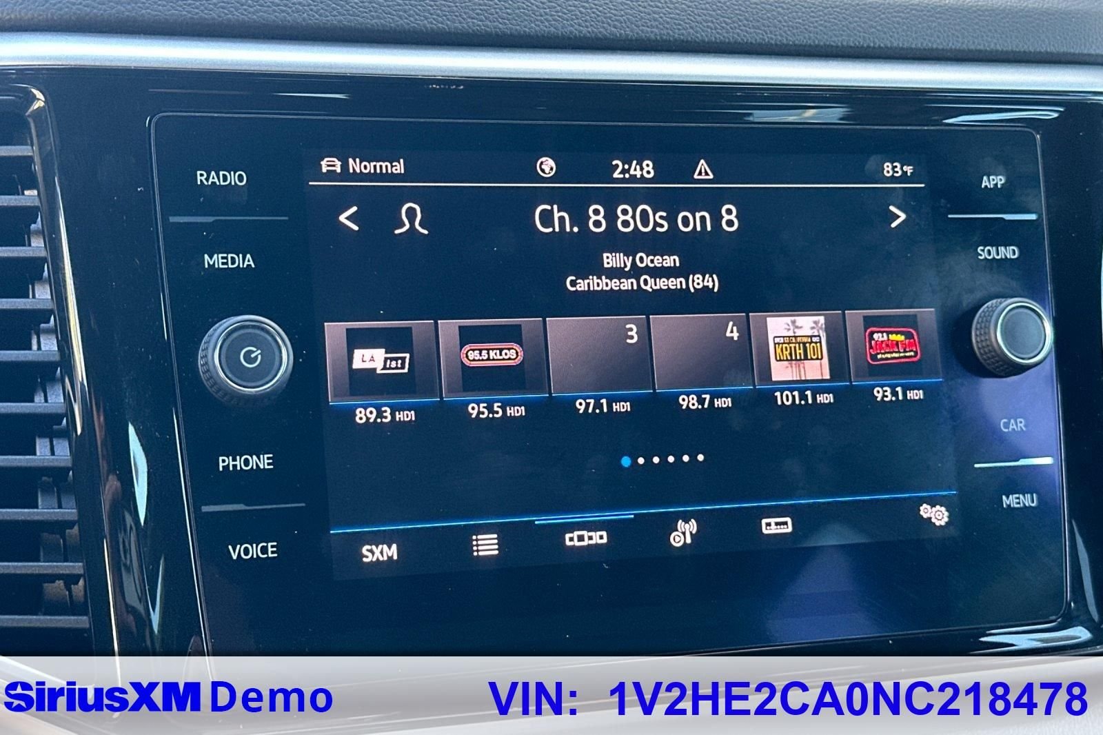 Certified Used 2022 Deep Black Pearl Volkswagen 3.6L V6 SE w/Technology image 28