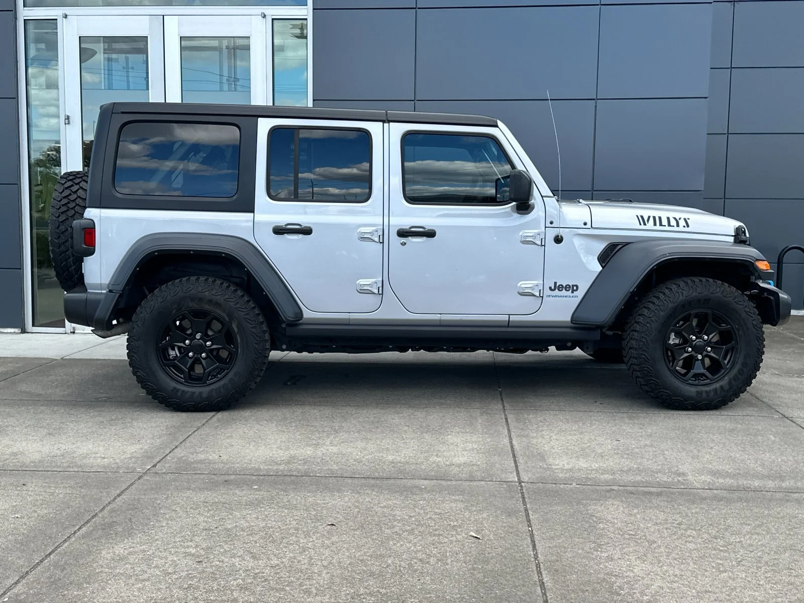 Used 2023 Silver Zynith Clearcoat Jeep Willys 4xe image 3