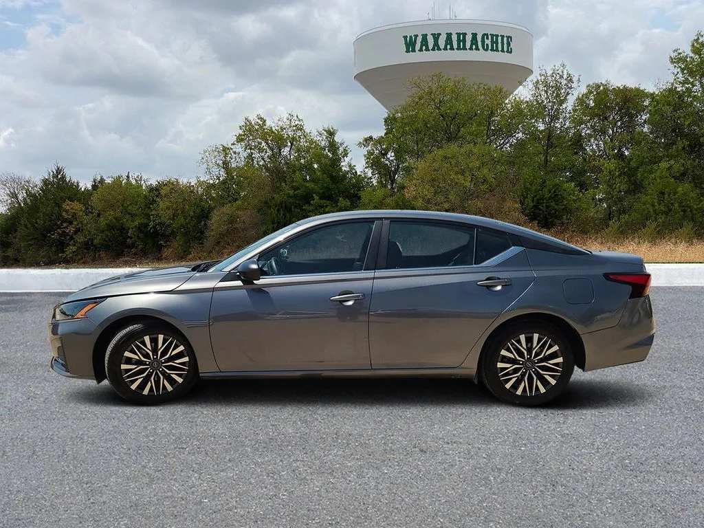 Used 2026 Gray Nissan 2.5 SV image 3