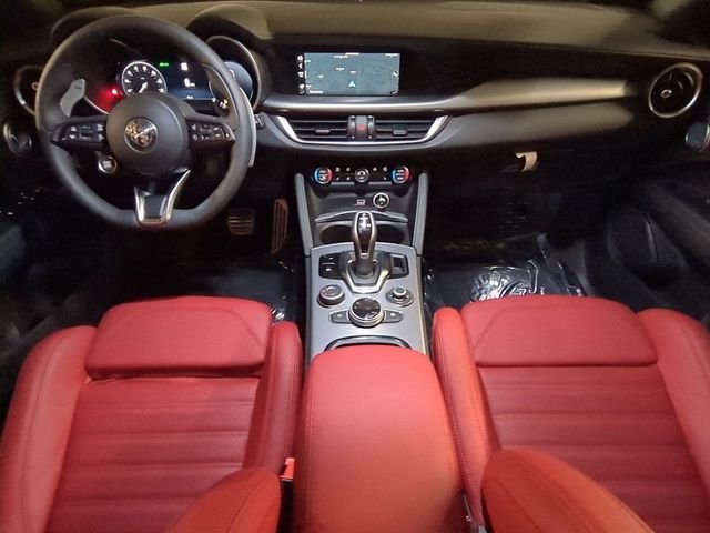 New 2026 Milano White Exterior Paint Alfa Romeo Veloce image 24