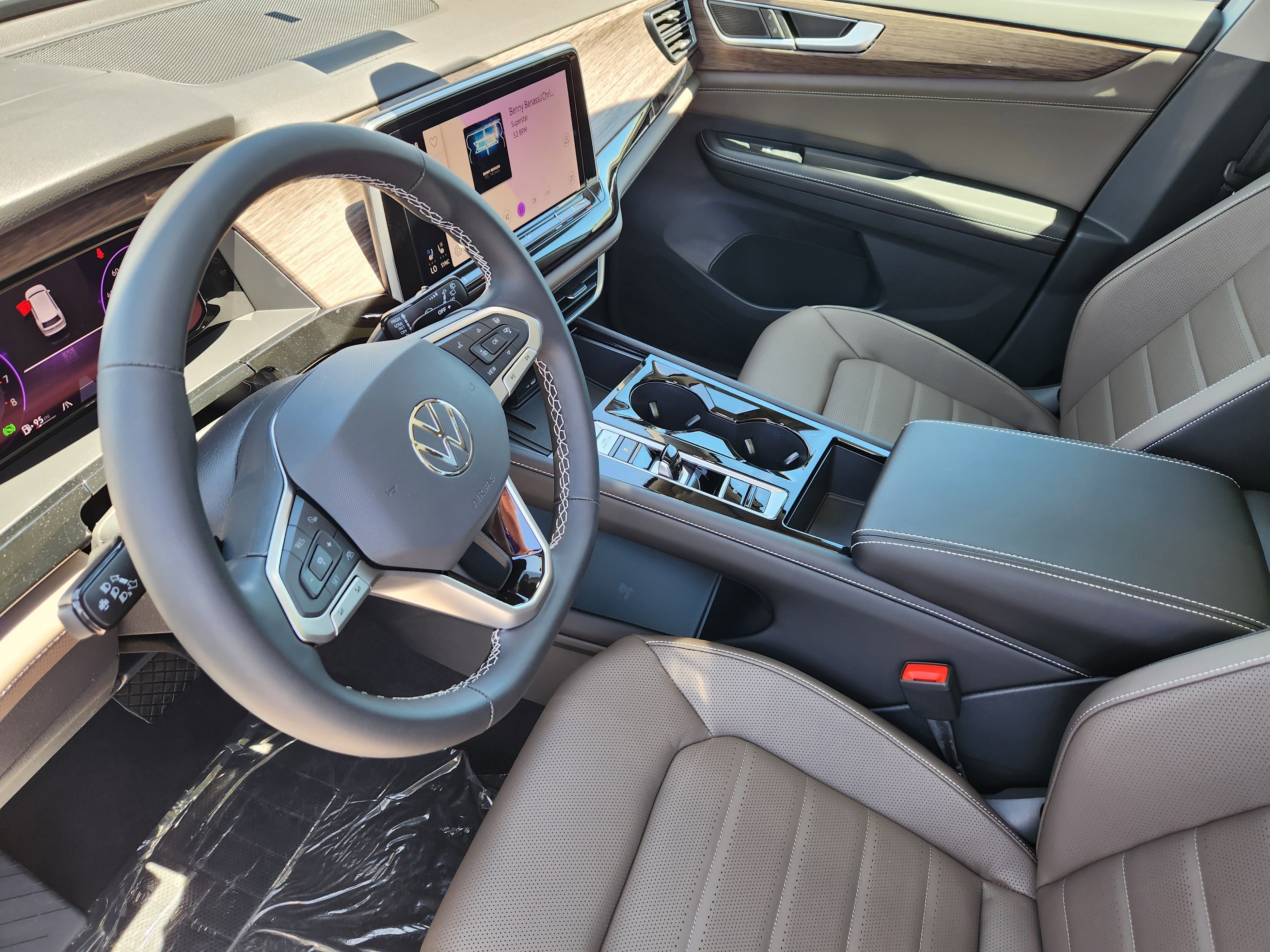 New 2026 White Volkswagen 2.0T SEL image 10