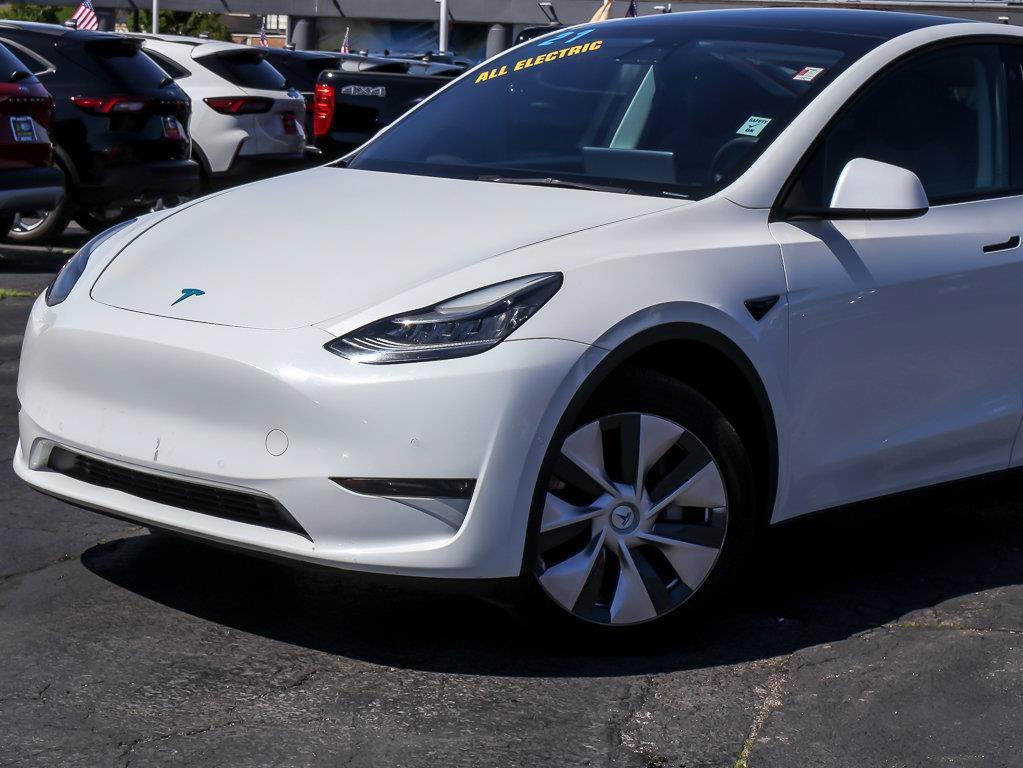 Used 2021 White TESLA Long Range image 3