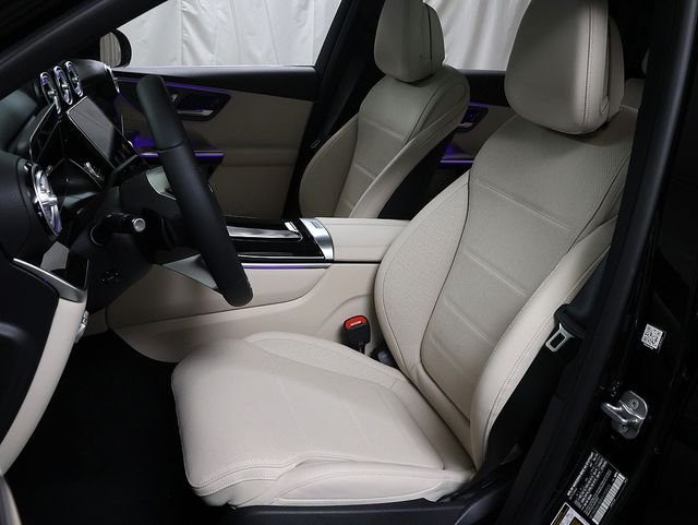 New 2027 Obsidian Black Metallic Mercedes-Benz GLC 300 image 10