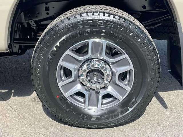 New 2027 Gray Ford Lariat image 12