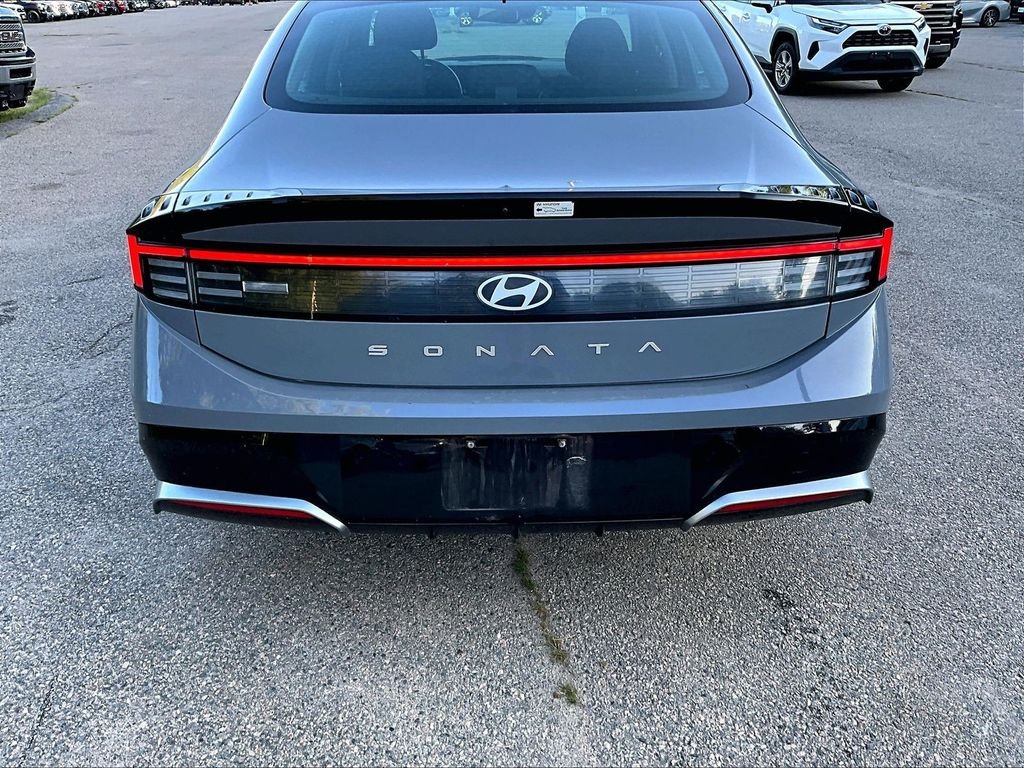 Used 2025 Blue Hyundai SEL image 10