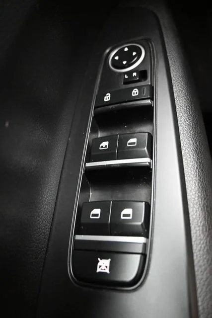 Used 2023 Red Kia LXS image 26