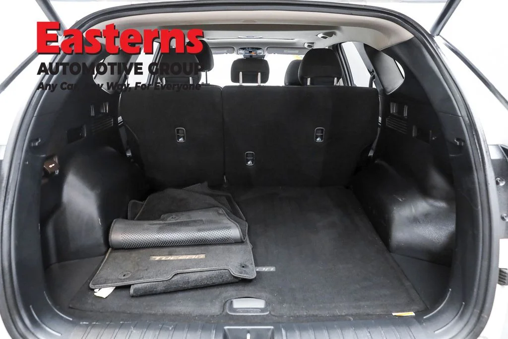 Used 2022 White Hyundai SEL image 9