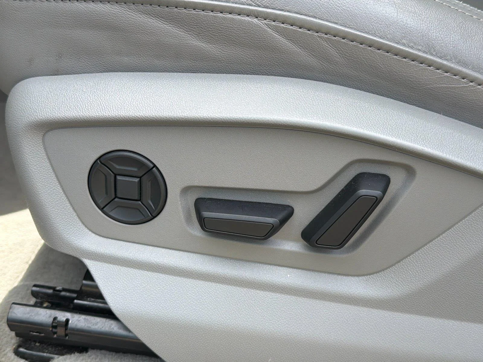 Used 2024  Audi Premium Plus image 15