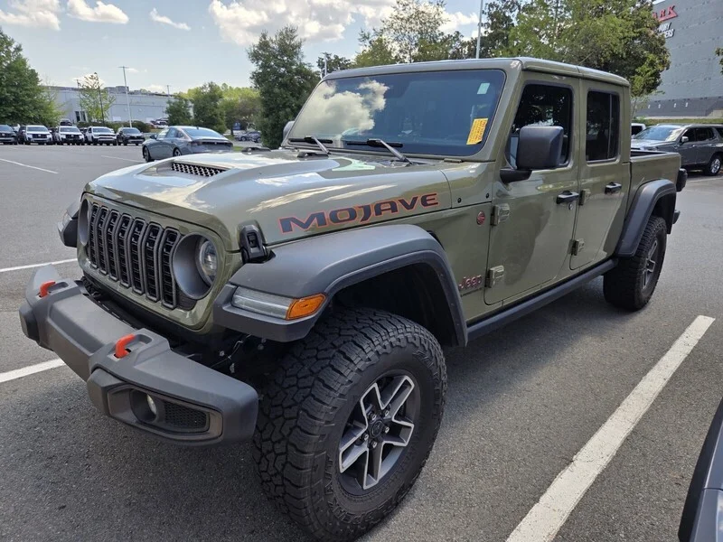 Used 2025 41 JEEP MOJAVE image 1