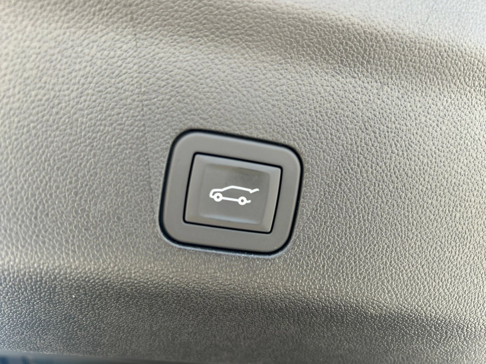 New 2026 Sterling Metallic GMC Elevation image 11