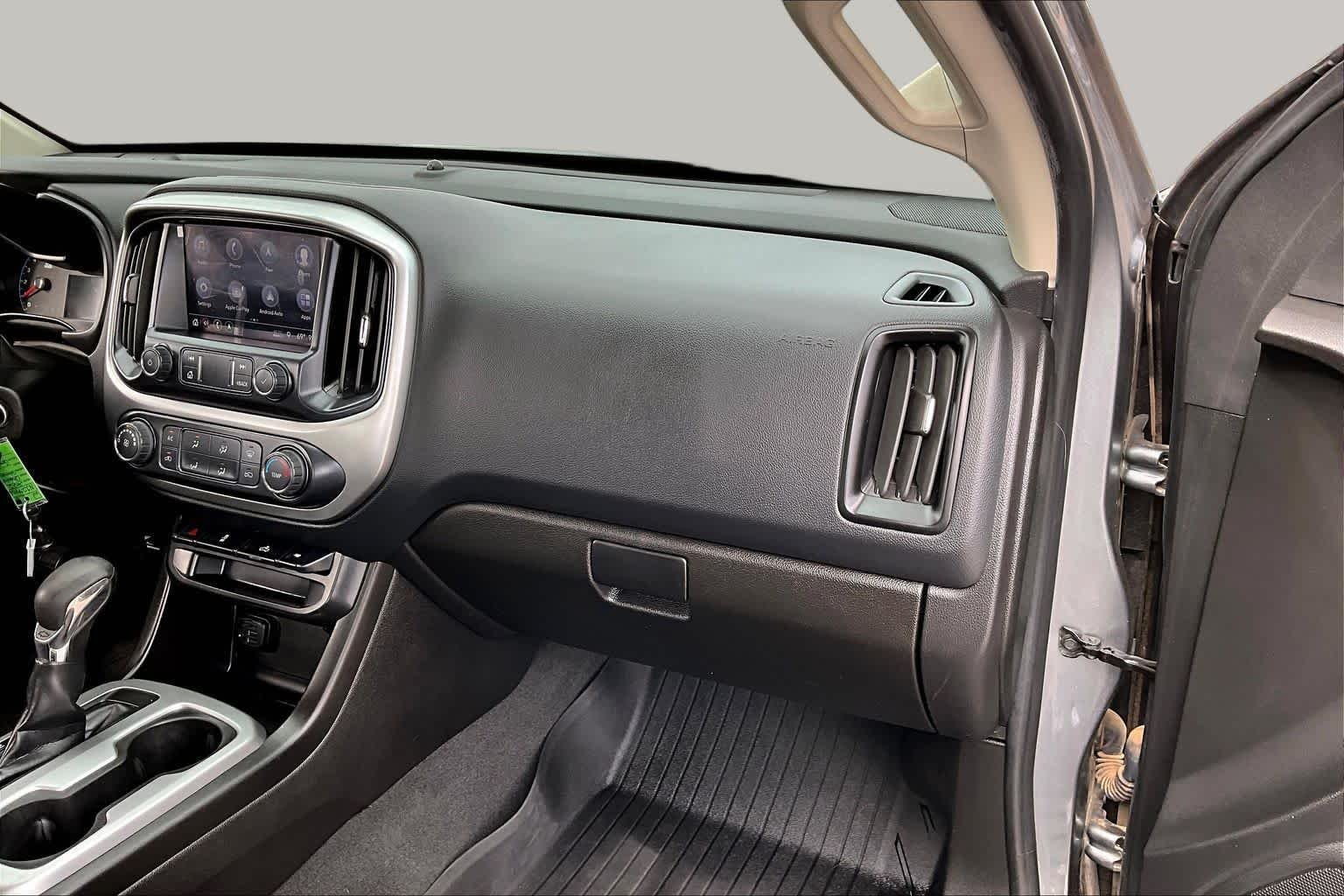 Used 2022 SATIN STEEL GRAY METALLIC Chevrolet 4WD LT image 19