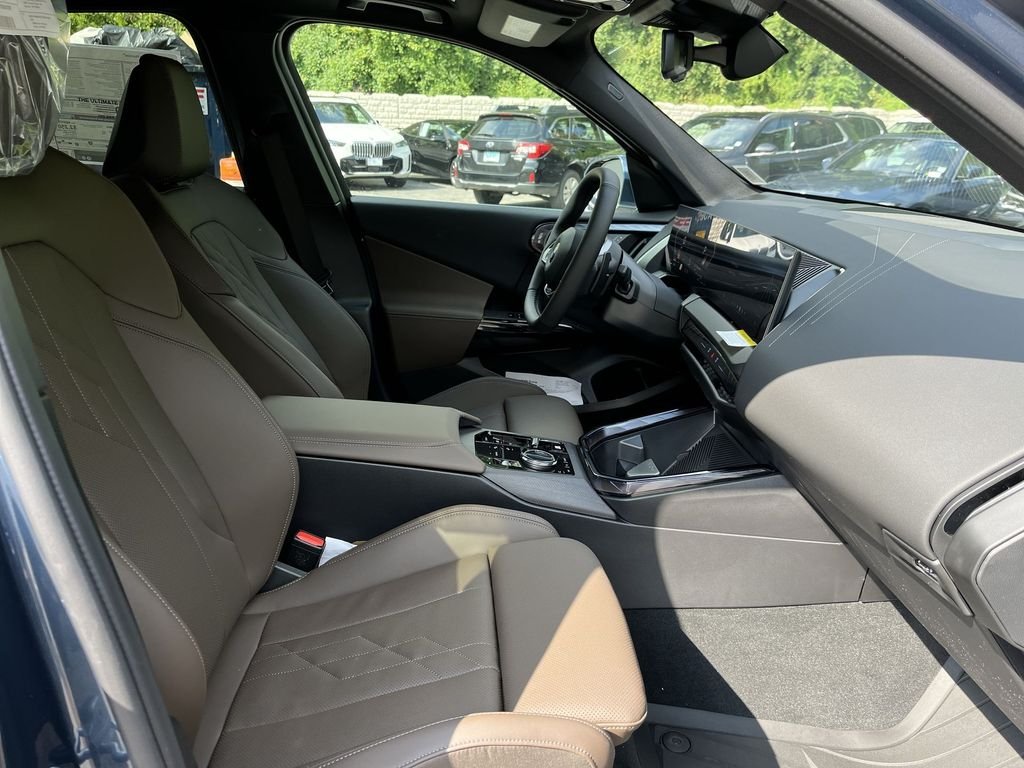 2026 BMW X3 30 - Photo 24