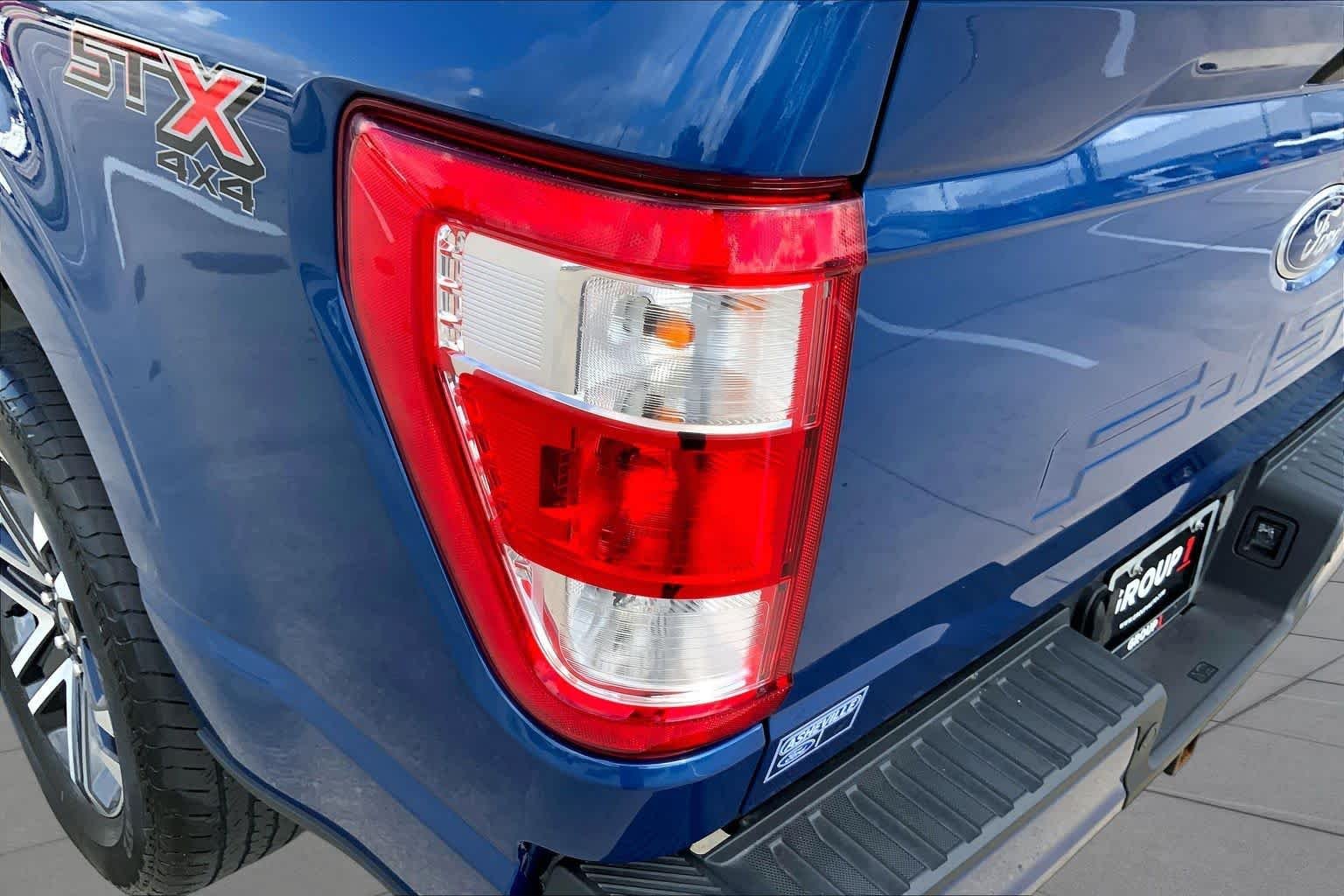 Used 2023 Atlas Blue Metallic Ford XL image 27