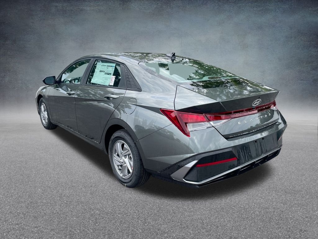 2025 Hyundai Elantra SE - Photo 30