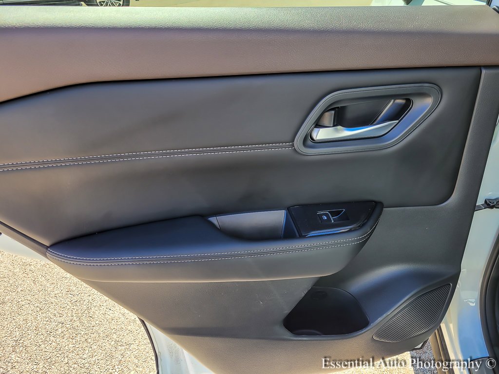 Certified Used 2023 Pearl White Tricoat Nissan SL image 19