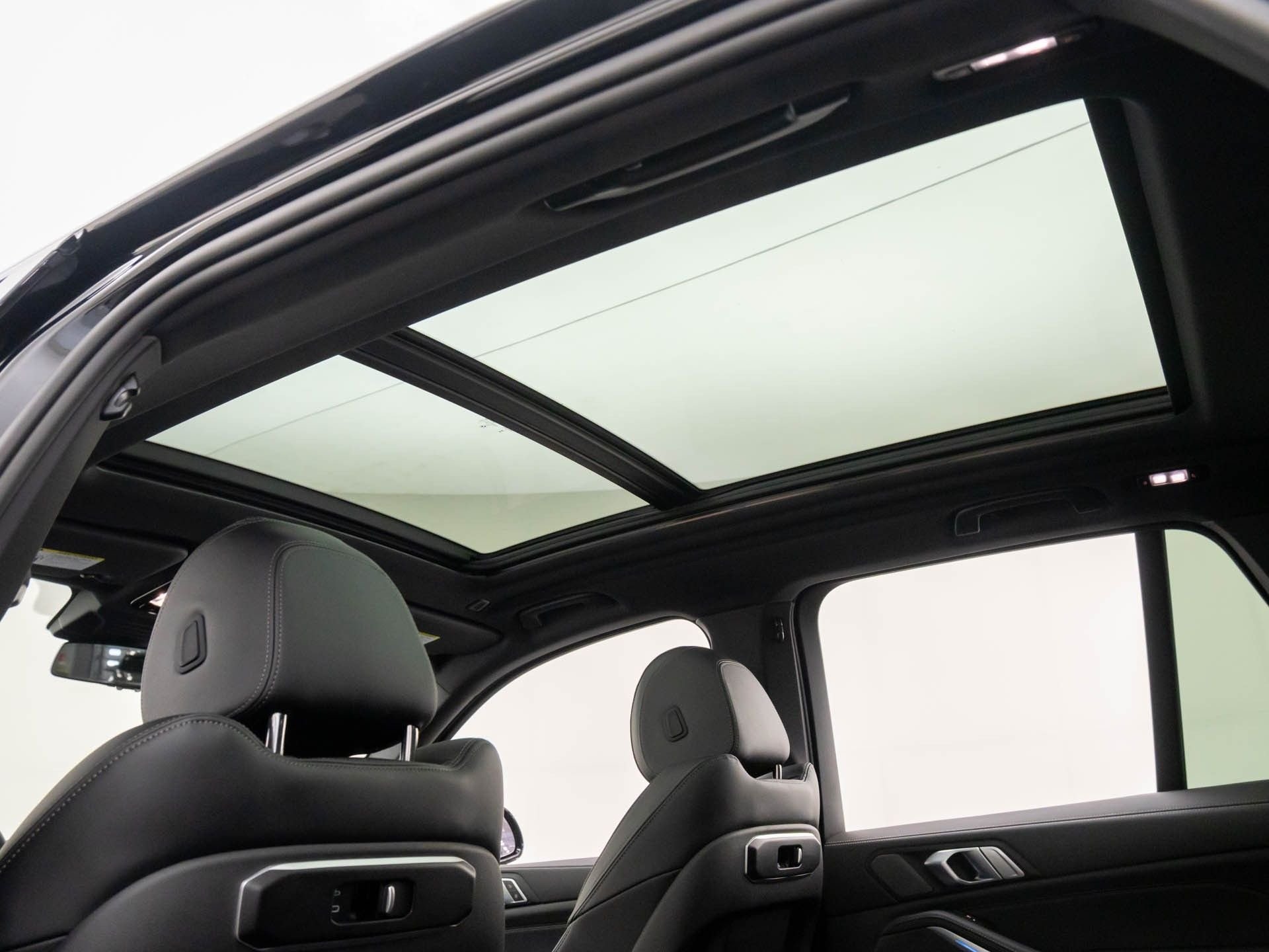 New 2026 Black Sapphire Metallic BMW xDrive50e image 19
