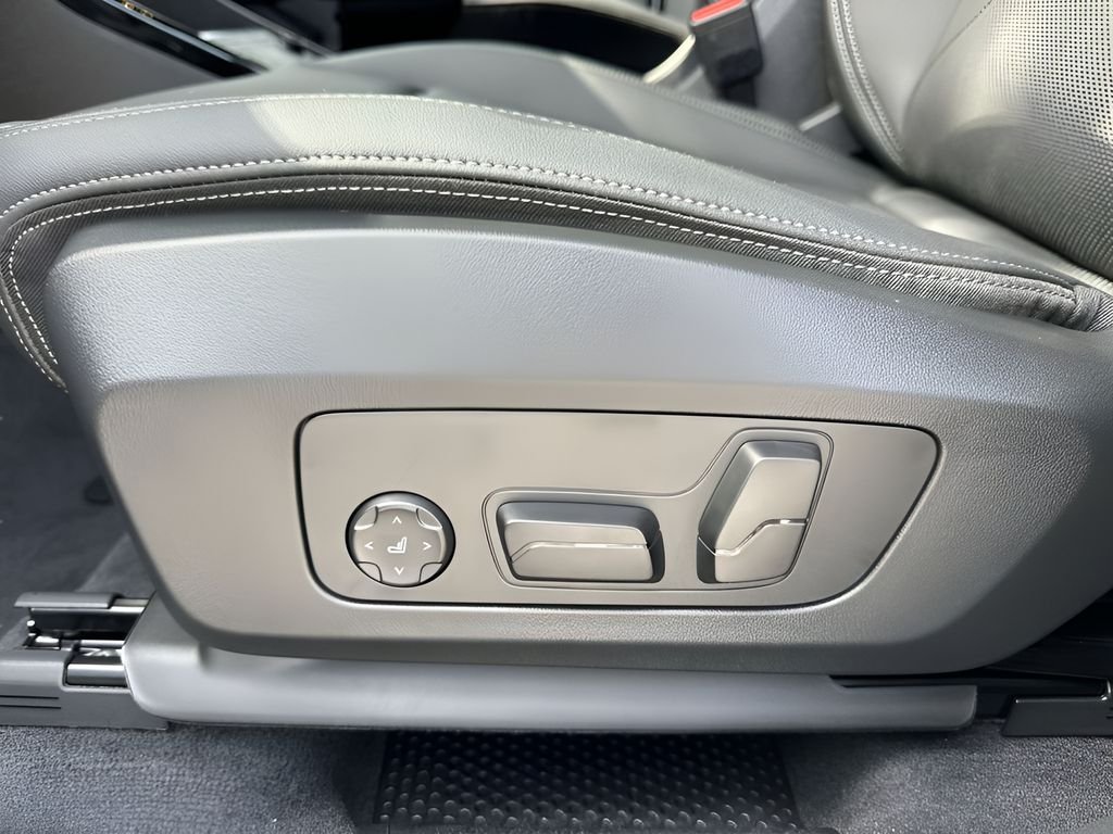 Certified Used 2026 Alpine White BMW xDrive28i image 16