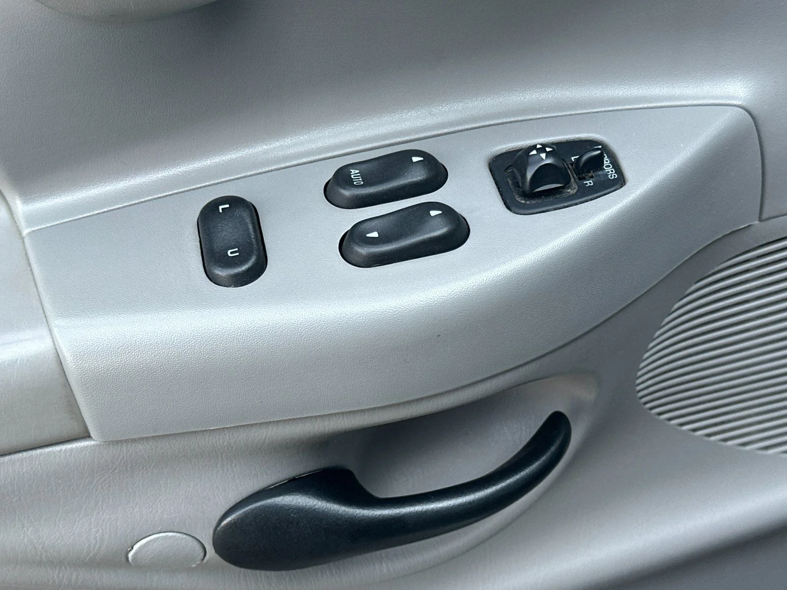 Used 1997 Teal Clearcoat Metallic Ford  image 12
