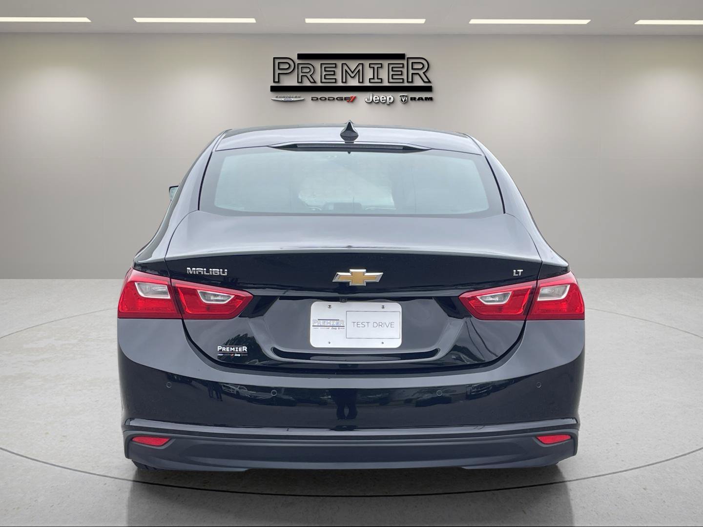 Used 2025 Mosaic Black Metallic Chevrolet LT image 6