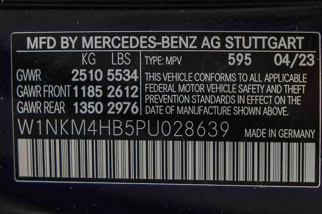 Used 2023 Blue Mercedes-Benz GLC 300 image 27