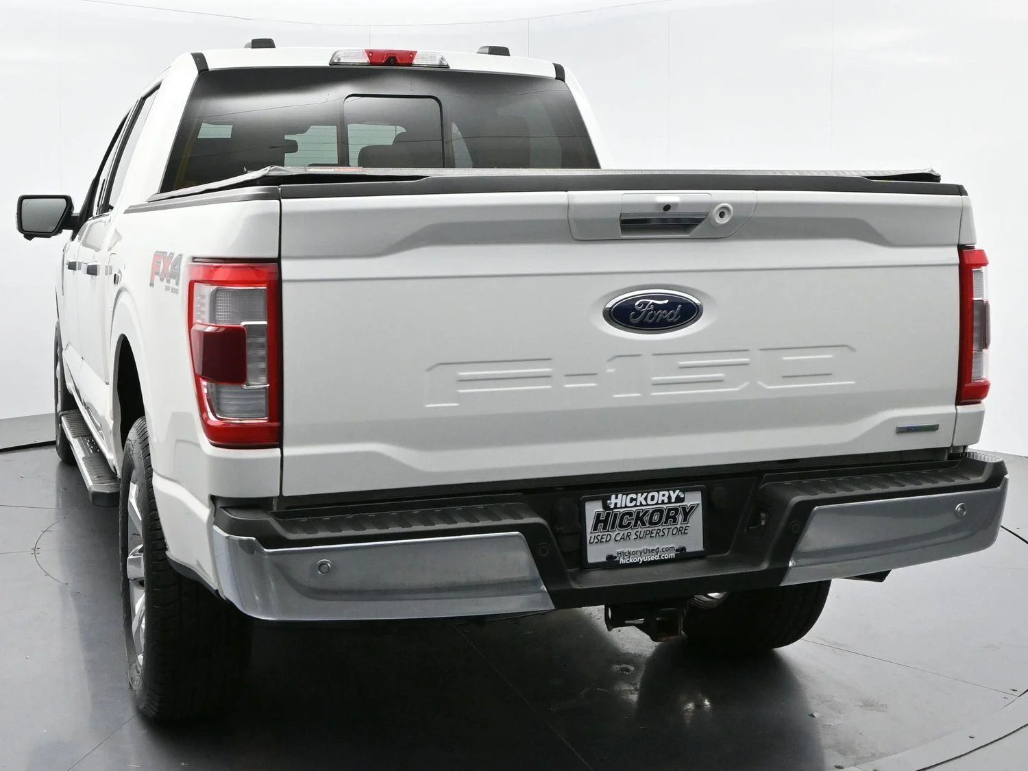 Used 2022 Star White Metallic Tri-Coat Ford LARIAT image 6