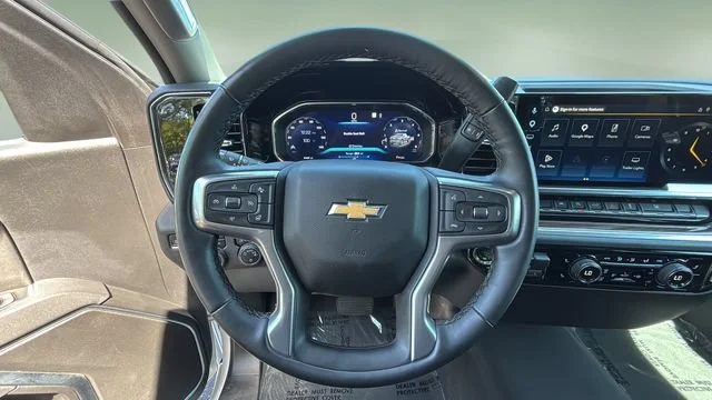 Used 2026 Summit White Chevrolet LT image 12