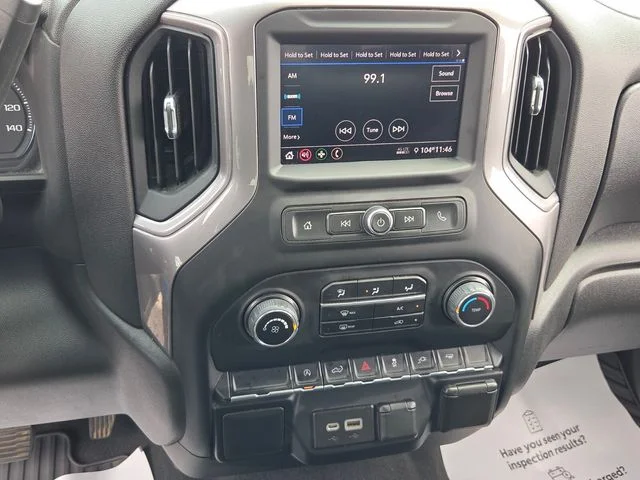 Used 2022 White Chevrolet Custom image 16