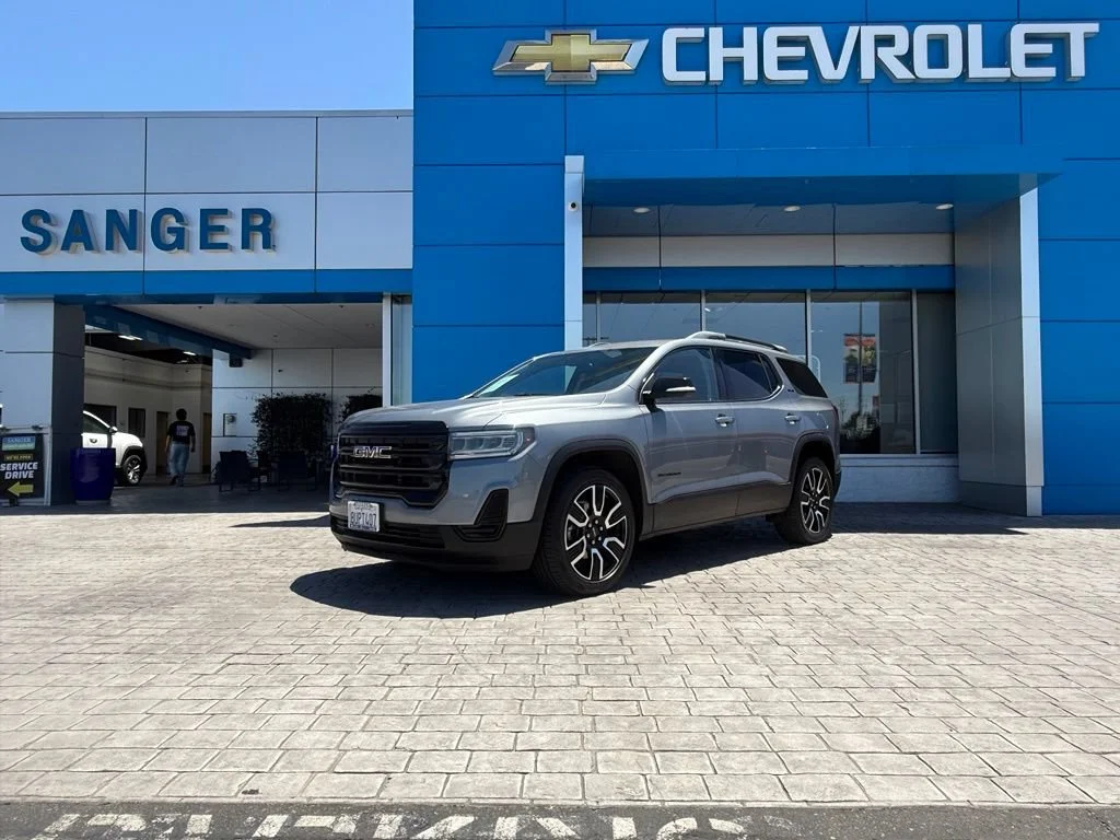 Used 2021 SATIN STEEL METALLIC GMC SLE image 2