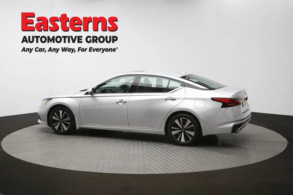Used 2022 Silver Nissan 2.5 SL image 59