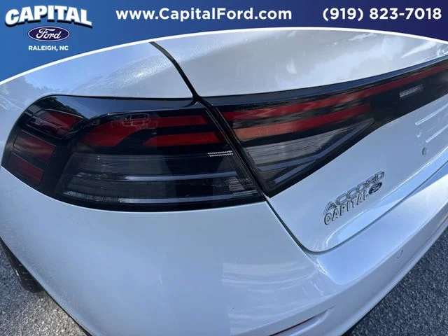 Used 2023 White Honda Touring image 15