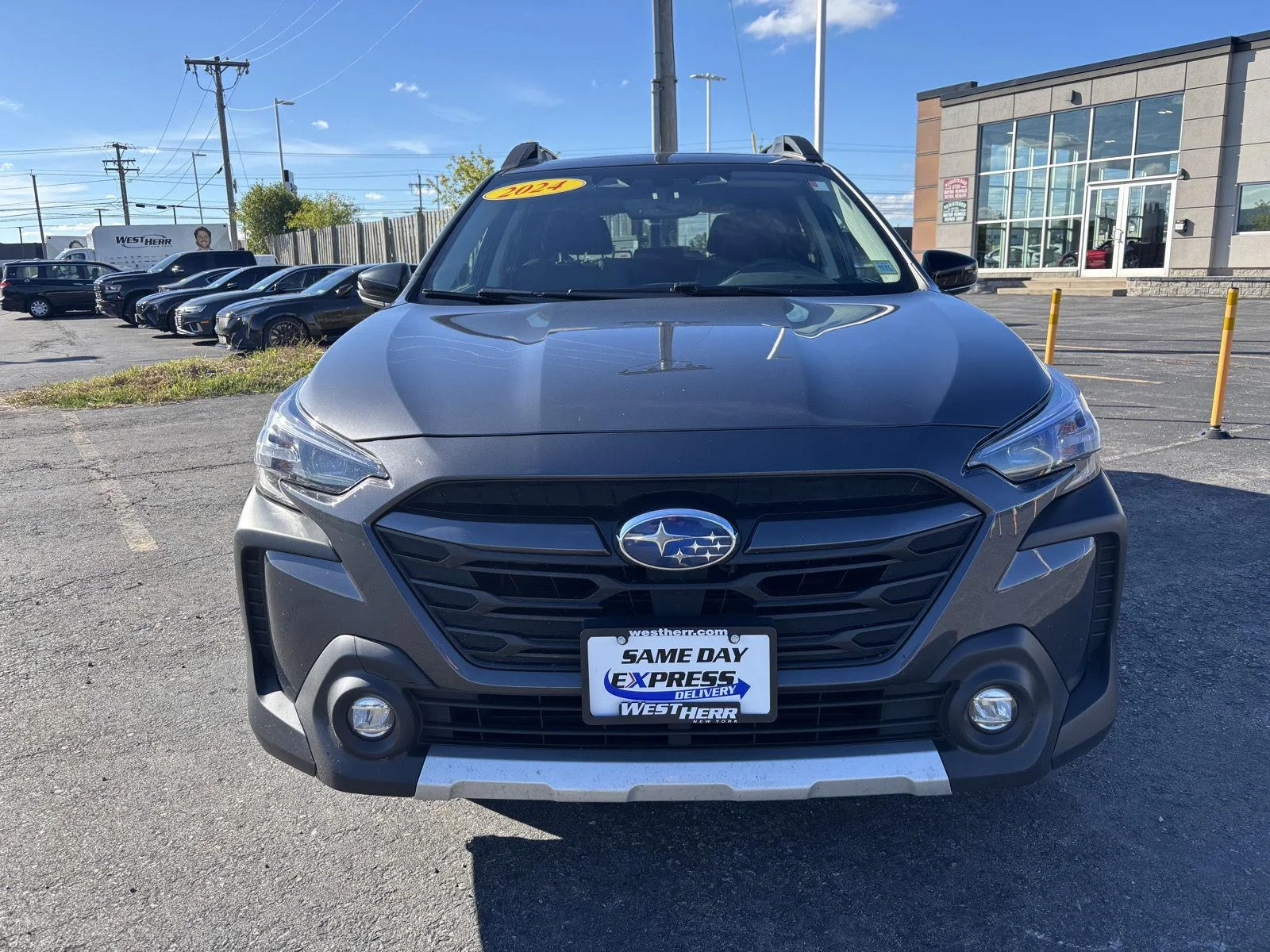 Used 2024  Subaru Limited image 2