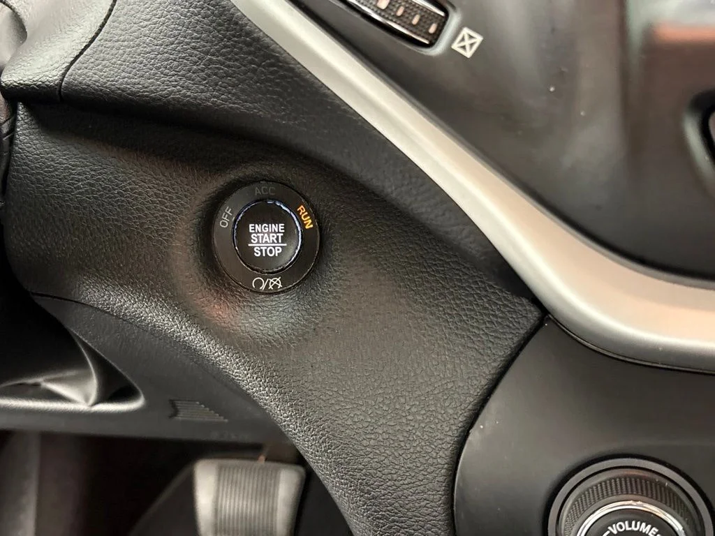 Used 2018 Blue Jeep Latitude Plus image 24
