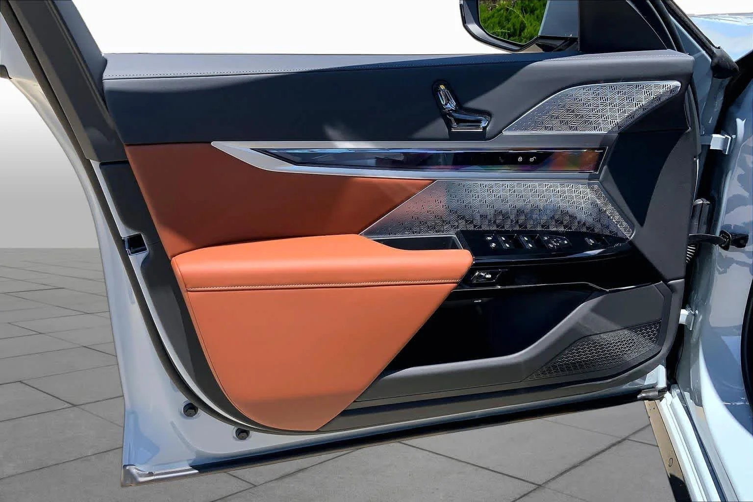 New 2026 Brooklyn Grey Metallic BMW 750e xDrive image 10