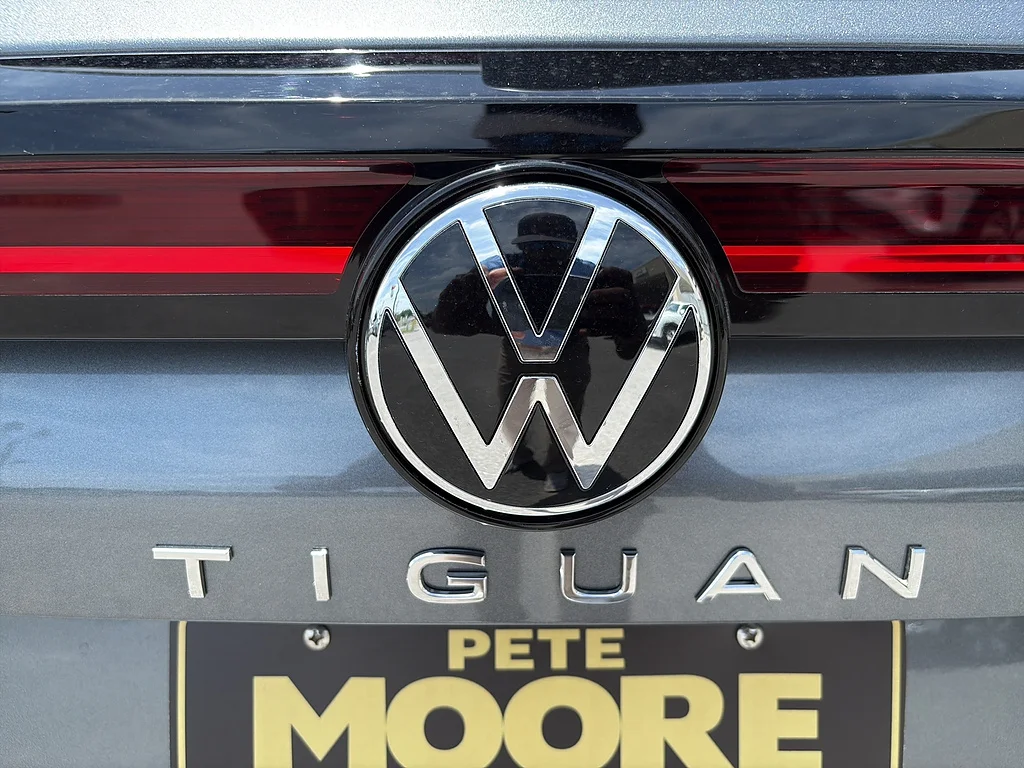 New 2026 Platinum Gray Metallic Volkswagen SE FWD image 12