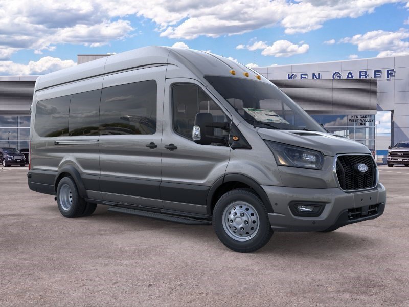 New 2026 Carbonized Gray Metallic Ford XLT image 8
